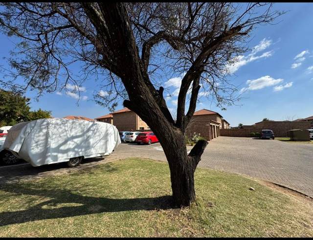 3 BEDROOM TOWNHOUSE FOR SALE IN ANNLIN